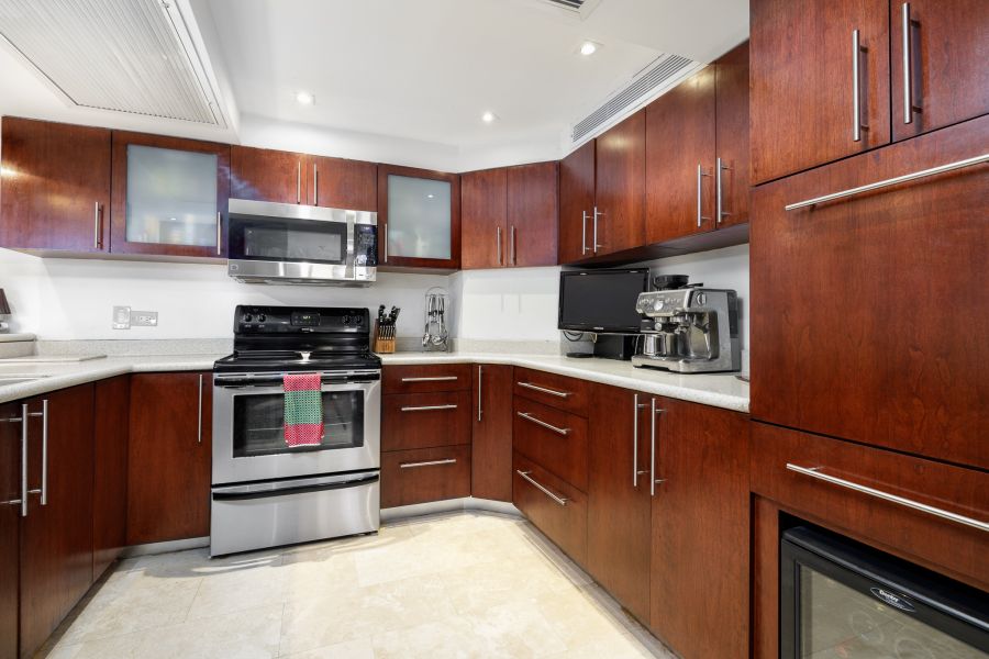 Ave Mujica　PR 100 Marginal Martinez Nadal Ave #6V, Guaynabo, PR 00969 | Zillow