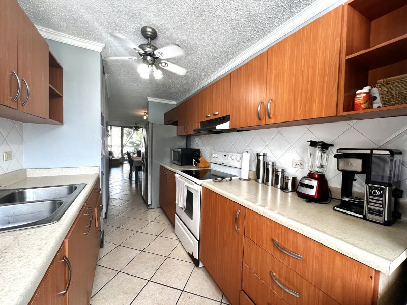 Cond. Chalets Del Parque, Apartamento en Guaynabo