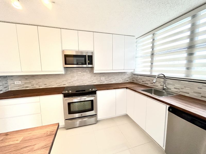 Cond. Caparra Hills Tower, Apartamento en Guaynabo