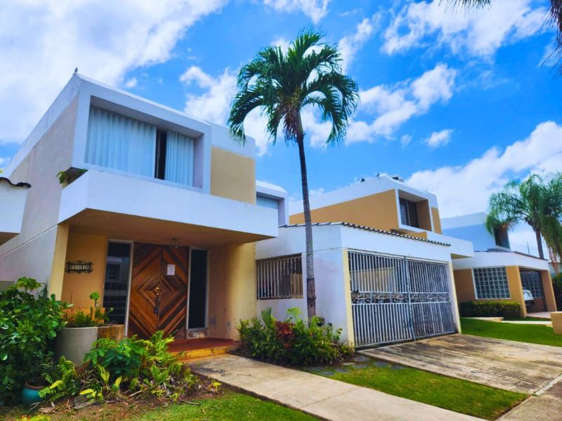 Urb. Parque Mediterraneo, Casa en Guaynabo